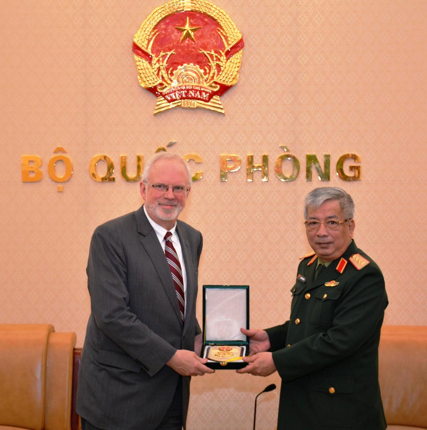 Phát triển hợp tác quốc phòng Việt Nam - Hoa Kỳ bền vững, lâu dài